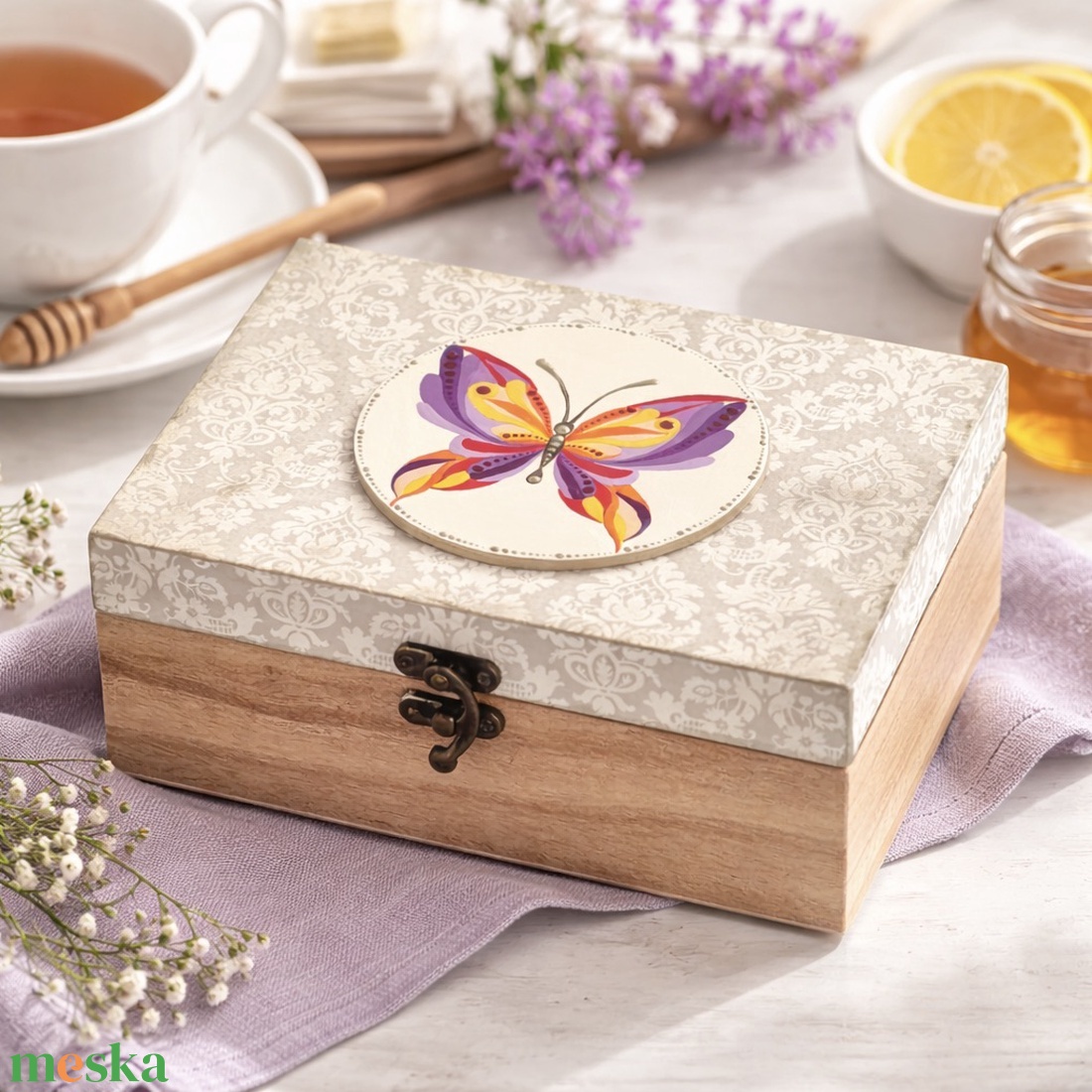 Lila pillangós fa teásdoboz � 6 rekeszes kézzel díszített teafilter tartó - otthon & életmód - konyhafelszerelés, tálalás - konyhai tárolás - tea & kávé tárolás - Meska.hu