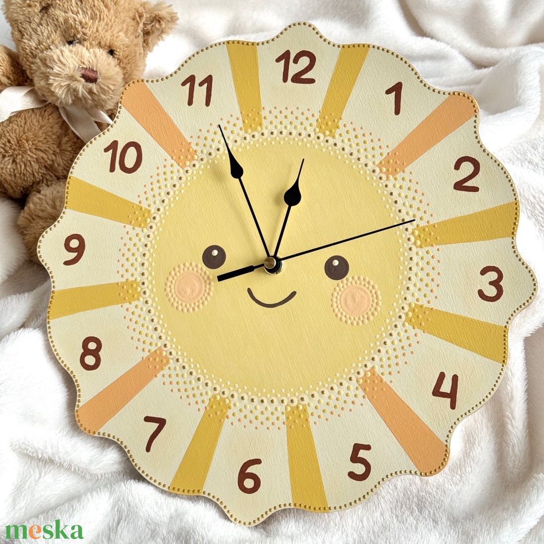 Mosolygó napocska gyerek falióra 30 cm � hullámos, meleg tónusú, csendes darab - otthon & életmód - dekoráció - fali és függő dekoráció - falióra & óra - Meska.hu