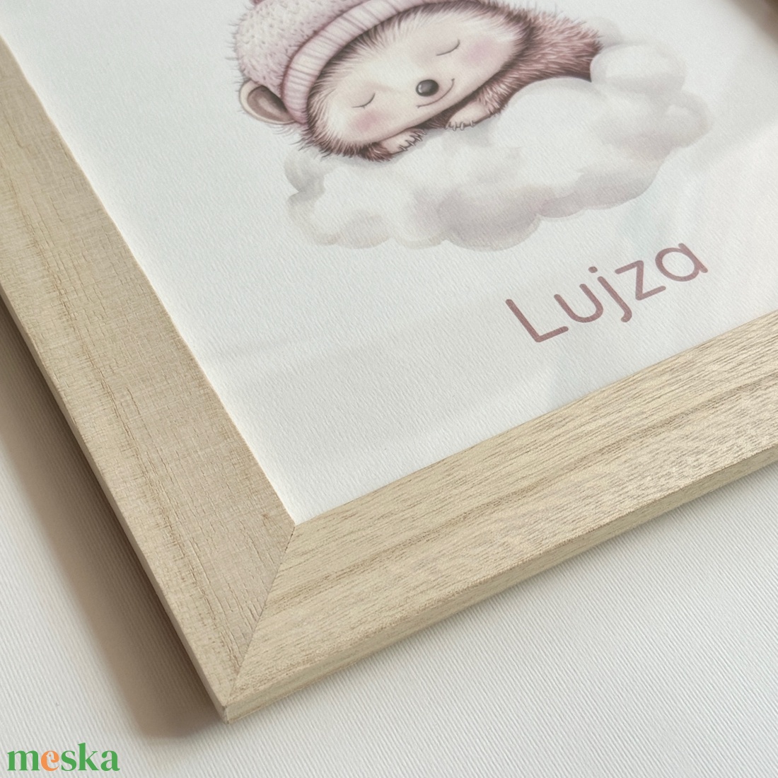 Felhőn alvó süni babaszoba falikép natúr fa keretben, választható felirattal 25x25 - baba - mama - babaszoba dekoráció - babaszoba kép - Meska.hu