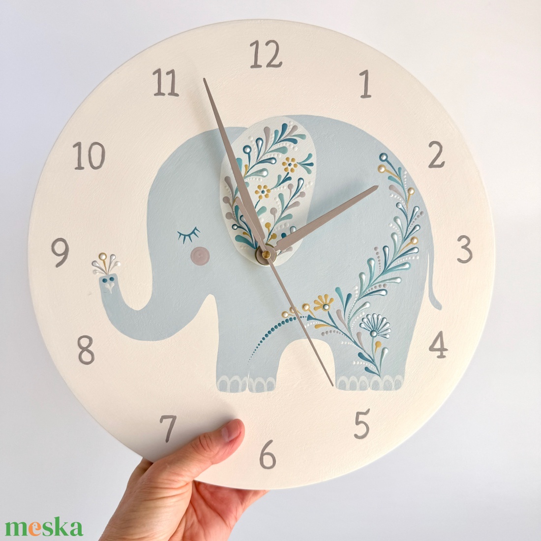Kézzel festett elefántos falióra gyerekszobába � 30 cm - otthon & életmód - dekoráció - fali és függő dekoráció - falióra & óra - Meska.hu