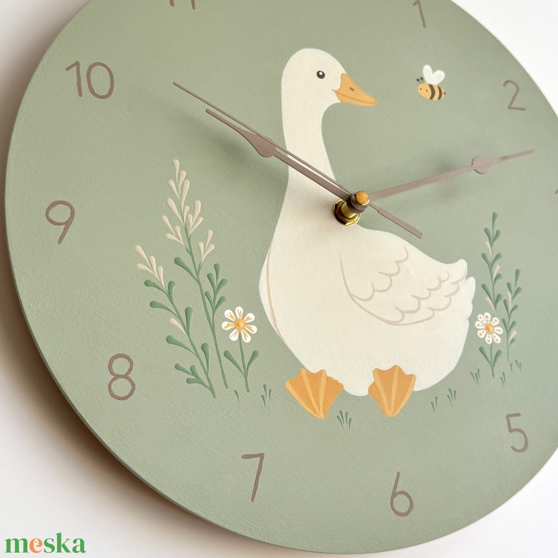 Libás falióra gyerekszobába � kézzel festett, zsályazöld, 30 cm - otthon & életmód - dekoráció - fali és függő dekoráció - falióra & óra - Meska.hu
