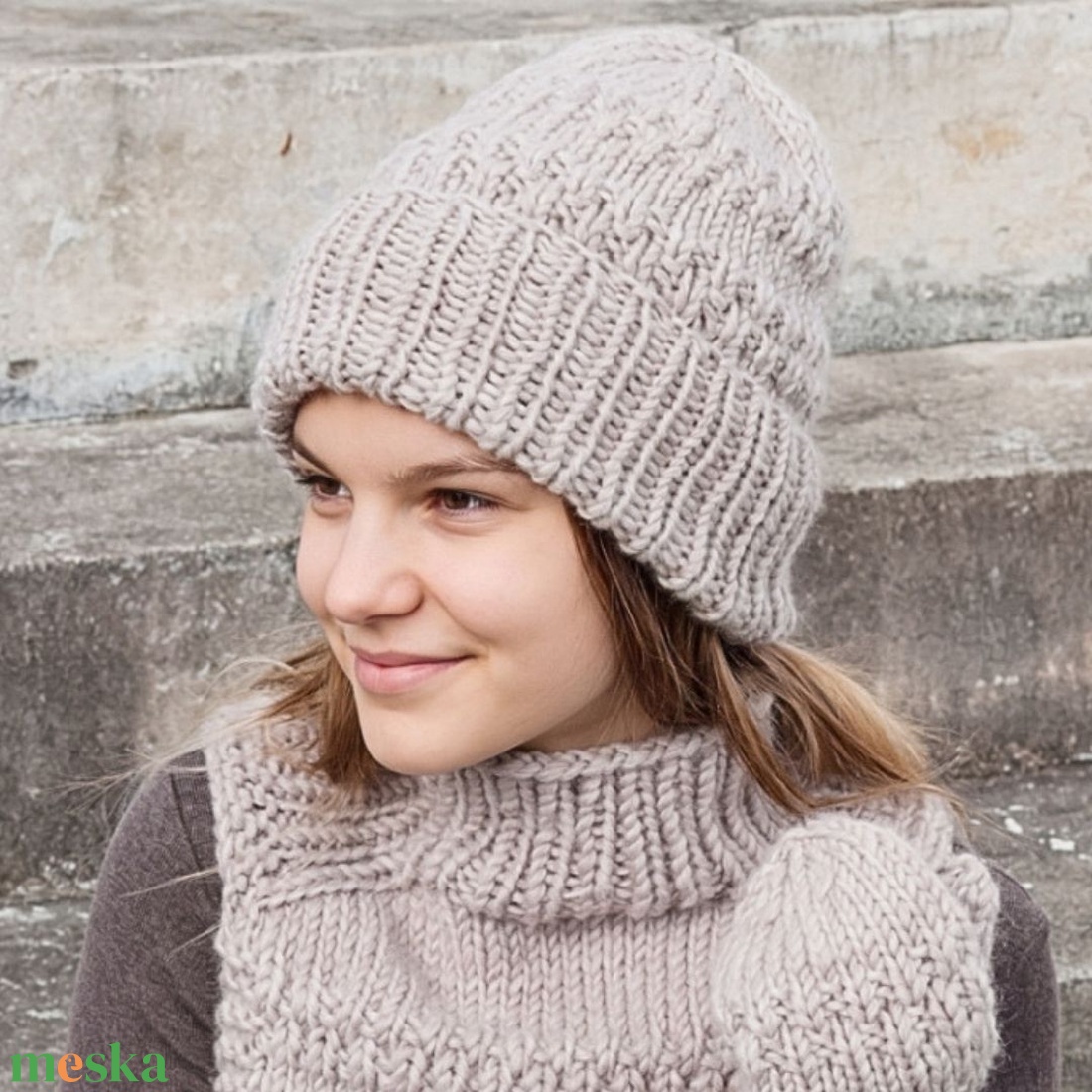 Viki kötött sapka - puha meleg fonalból - kézzel kötött vastag téli beanie - ruha & divat - sál, sapka, kendő - sapka - Meska.hu