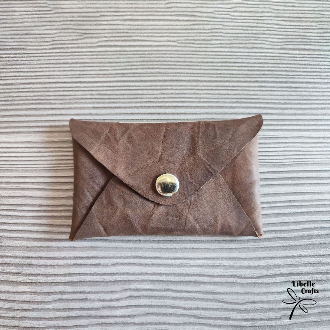 Gyűrt barna egyfakkos kártyatartó - táska & tok - pénztárca & más tok - kártyatartó & irattartó - Meska.hu