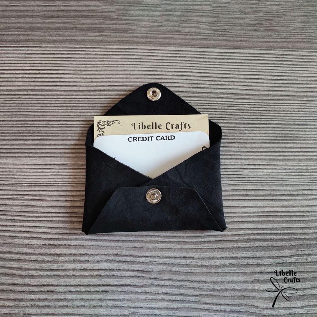 Gyűrt fekete egyfakkos kártyatartó - táska & tok - pénztárca & más tok - kártyatartó & irattartó - Meska.hu