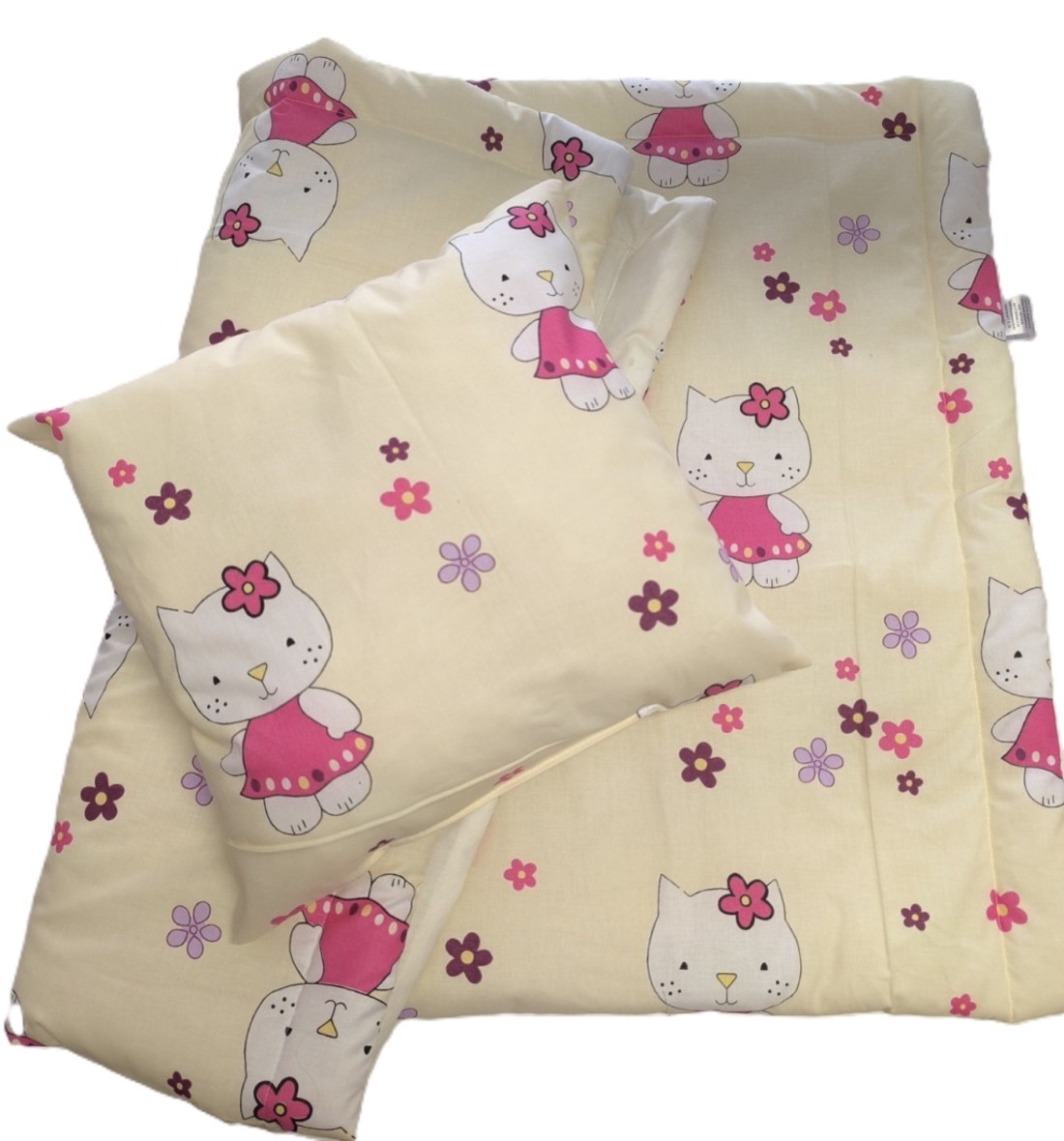 Ovis takaró / párna szett Hello Kitty - játék & sport - ovis felszerelés - ovis ágynemű - Meska.hu