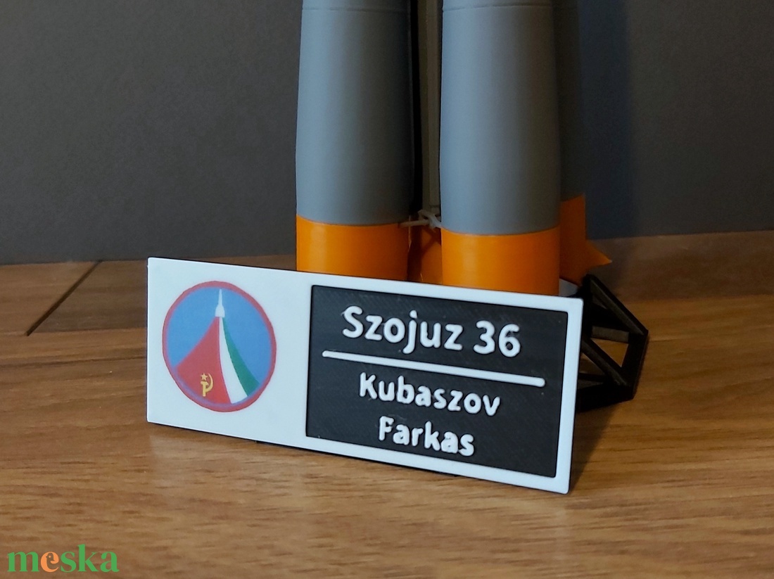 Szojuz-36. 45 éves az  magyar emberes űrrepülés. Farkas Bertalan, első magyar a világűrben. - művészet - makett, modell - Meska.hu