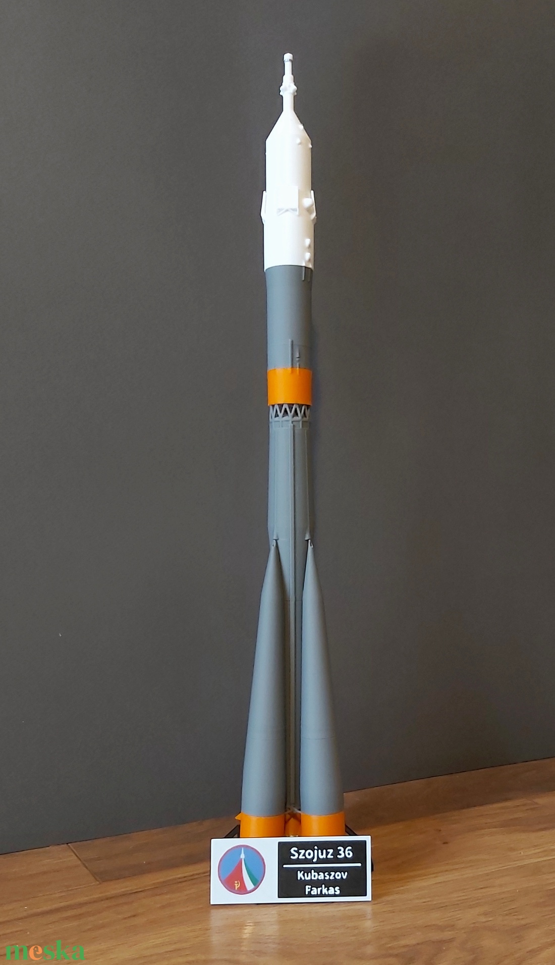 Szojuz-36. 45 éves az  magyar emberes űrrepülés. Farkas Bertalan, első magyar a világűrben. - művészet - makett, modell - Meska.hu