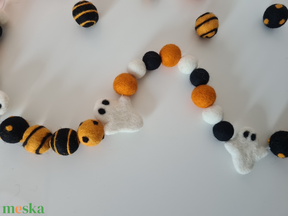 Halloween dekoráció, Halloween nemezgolyó fűzr. Nemezelt szellem dekor, Halloween pom pom girland - otthon & életmód - dekoráció - halloween - halloweeni dekoráció - Meska.hu Halloween dekoráció, Halloween nemezgolyó fűzr. Nemezelt szellem dekor, Halloween pom pom girland - otthon & életmód - dekoráció - halloween - halloweeni dekoráció - Meska.hu