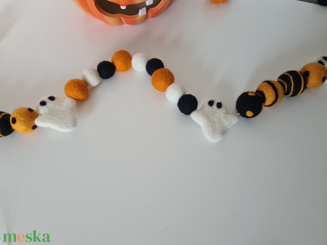 Halloween dekoráció, Halloween nemezgolyó fűzr. Nemezelt szellem dekor, Halloween pom pom girland - otthon & életmód - dekoráció - halloween - halloweeni dekoráció - Meska.hu Halloween dekoráció, Halloween nemezgolyó fűzr. Nemezelt szellem dekor, Halloween pom pom girland - otthon & életmód - dekoráció - halloween - halloweeni dekoráció - Meska.hu