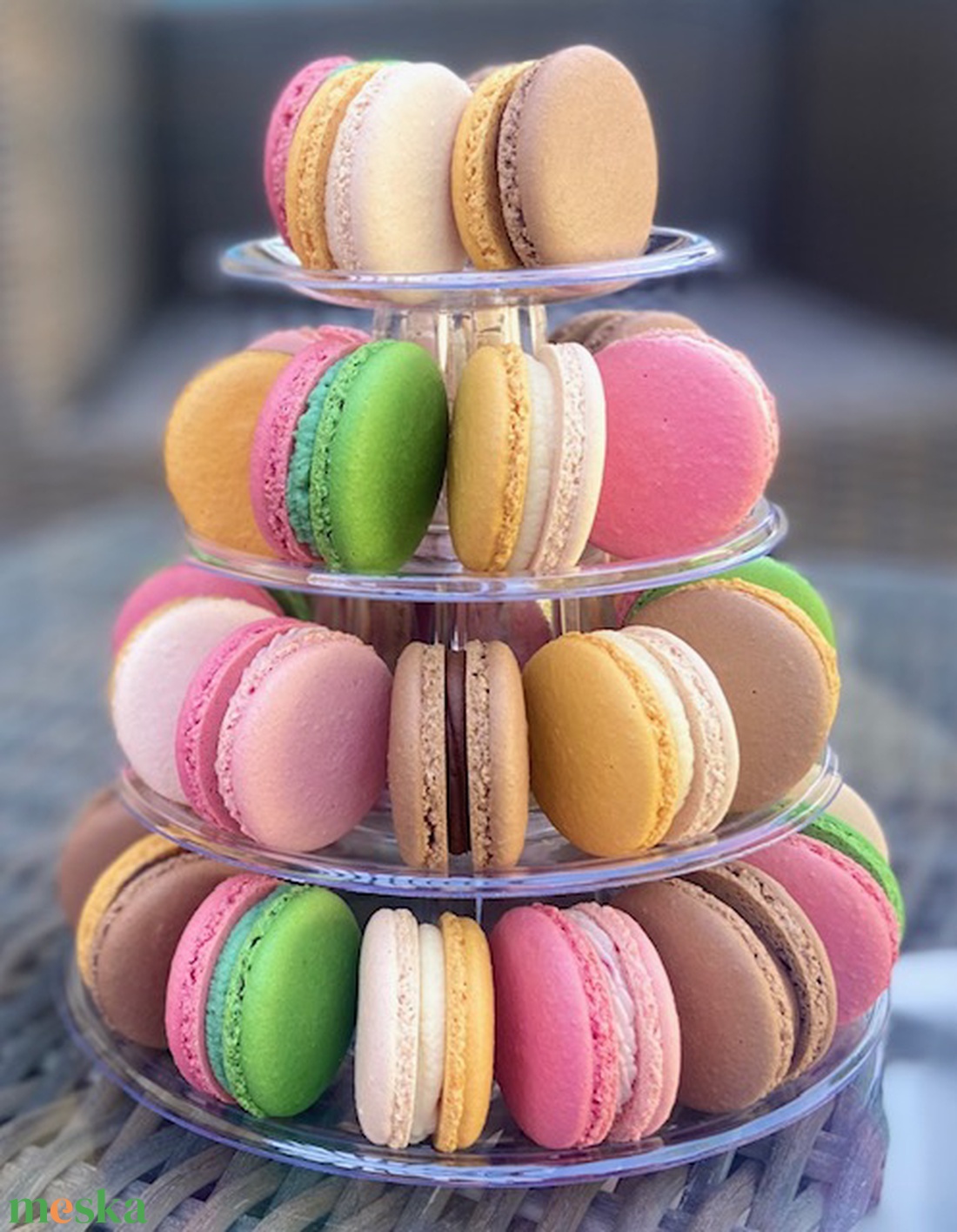 Macaron torony (4 emeletes) hordozóval - élelmiszer - édesség - Meska.hu