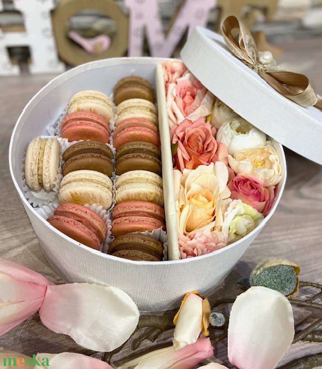 Virágos MACARON box - élelmiszer - édesség - Meska.hu Virágos MACARON box - élelmiszer - édesség - Meska.hu