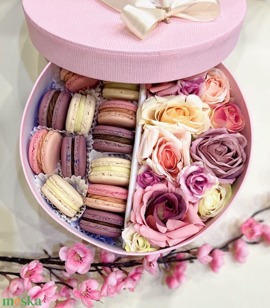 Virágos MACARON box - élelmiszer - édesség - Meska.hu Virágos MACARON box - élelmiszer - édesség - Meska.hu