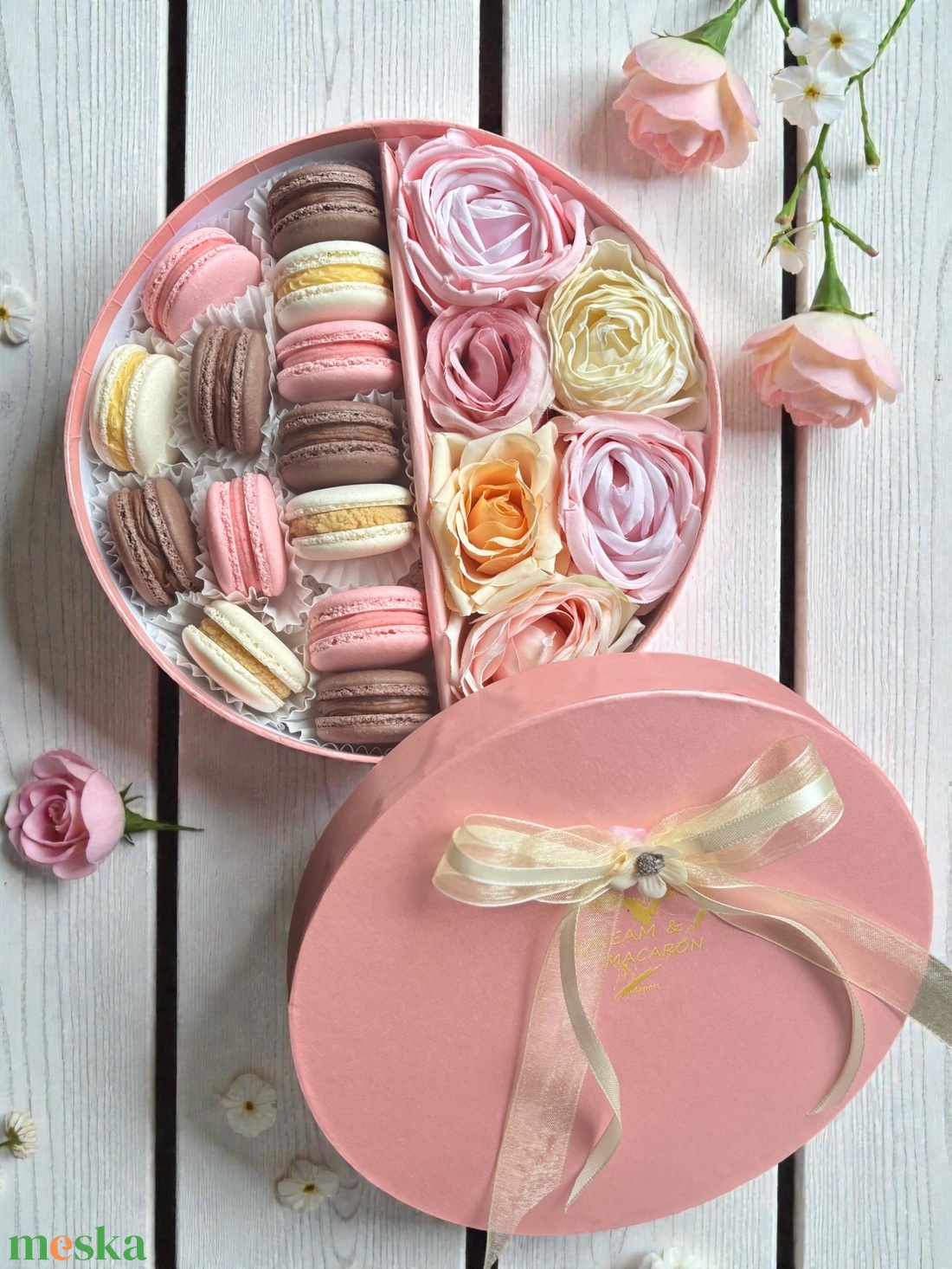 VIRÁGOS MACARON BOX � Elegancia és édesség egy dobozba zárva  - élelmiszer - édesség - macaron - Meska.hu