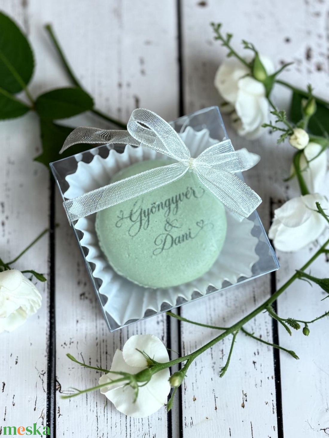 EGYEDI FELIRATOS MACARON DÍSZDOBOZBAN � Stílusos és édes köszönet a vendégeknek � - élelmiszer - édesség - macaron - Meska.hu