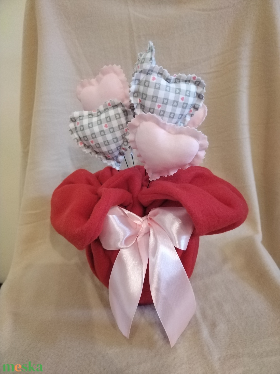 Valentin napi varrott csokor szívekből -  - Meska.hu