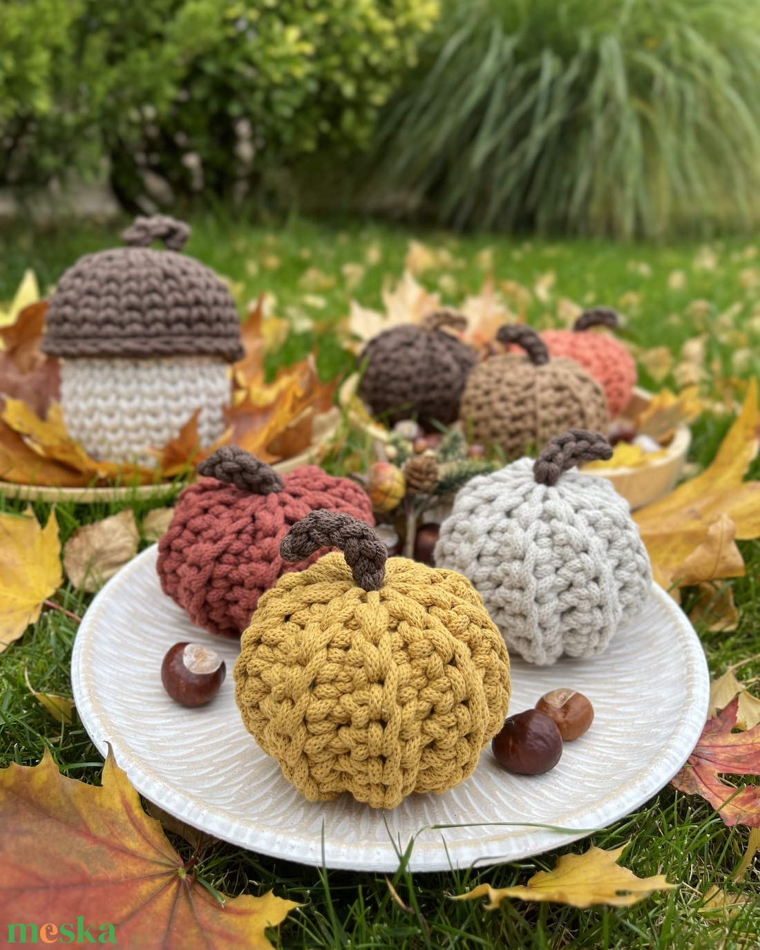 Horgolt őszi dísztök - kellékek & szerszámok - dekorációs kellékek - őszi dekor - őszi dekortök - Meska.hu