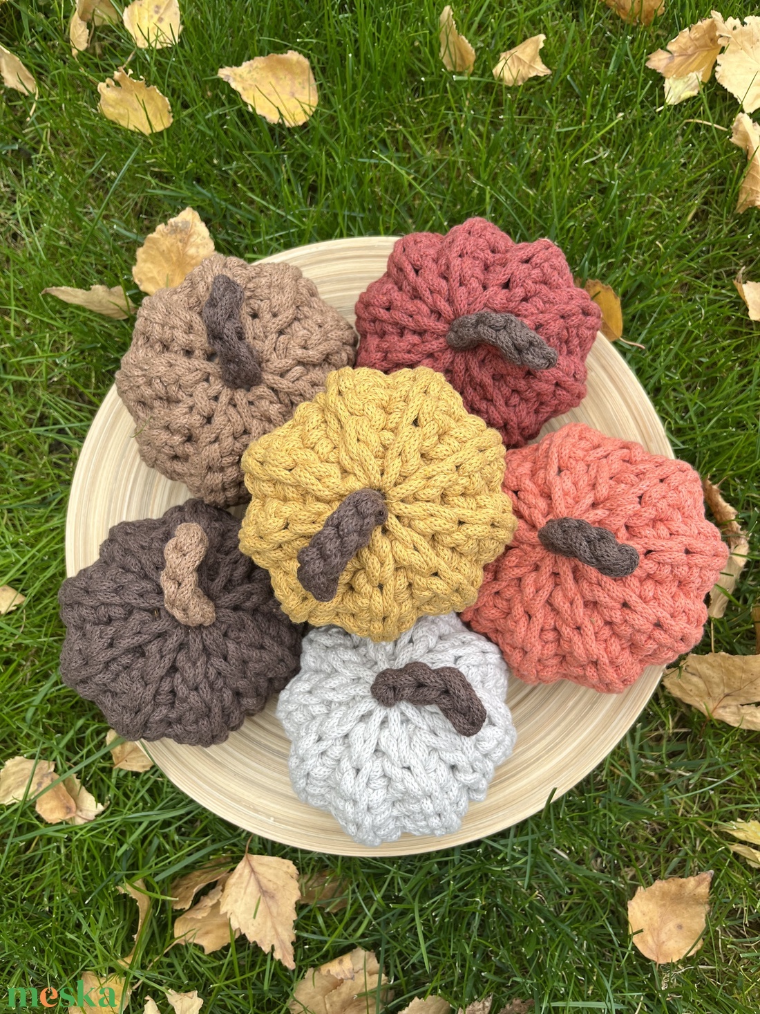 Horgolt őszi dísztök - kellékek & szerszámok - dekorációs kellékek - őszi dekor - őszi dekortök - Meska.hu