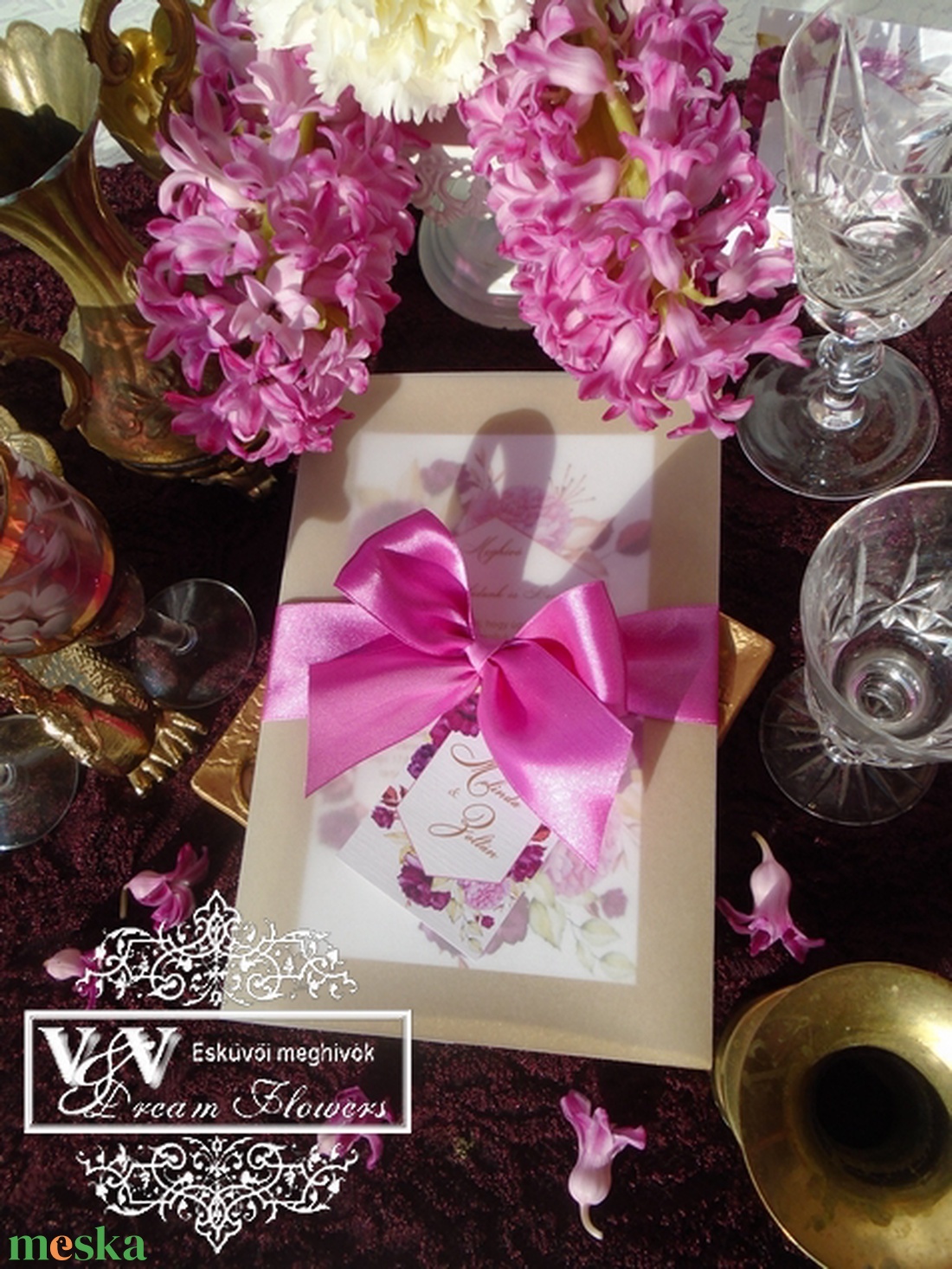 Esküvői meghvó ciklámen pink rózsákkal es arany csillámos háttérrel - esküvő - meghívó & kártya - meghívó - Meska.hu