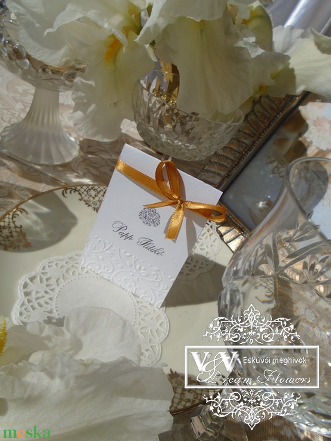 Esküvői ültetőkártya domborított mintával arany szalaggal Gatsby art deco stílusban - esküvő - meghívó & kártya - ültetési rend - Meska.hu