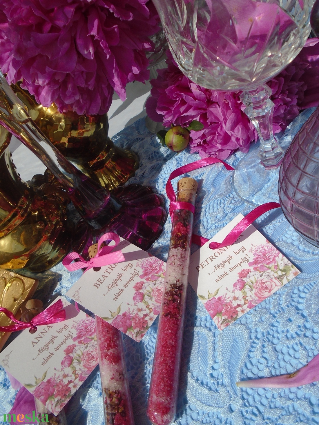 Fürdősó fürdőkristály esküvői köszönetajándék üveg fiolában kémcsőben kártyával névre szólóan ültetőkártya is egyben - esküvő - emlék & ajándék - köszönőajándék - Meska.hu Fürdősó fürdőkristály esküvői köszönetajándék üveg fiolában kémcsőben kártyával névre szólóan ültetőkártya is egyben - esküvő - emlék & ajándék - köszönőajándék - Meska.hu