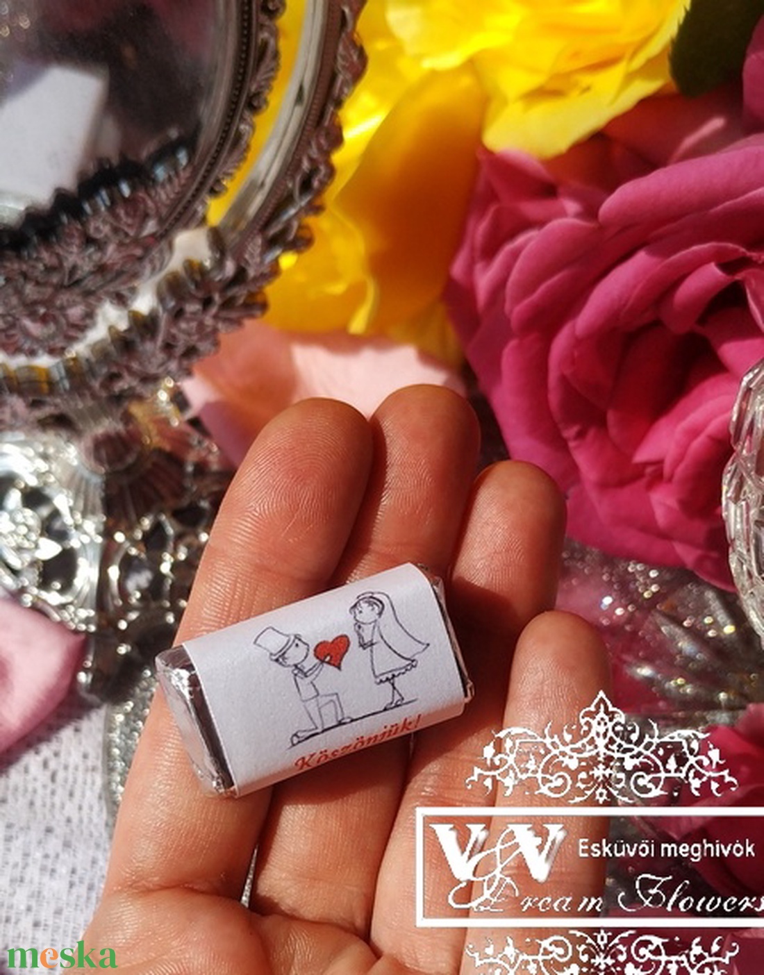 Esküvői csoki köszönetajándék, vidám mini csoki köszönőajándék, vendégajándék eljegyzésre cuki romantikus emberkékkel - esküvő - emlék & ajándék - köszönőajándék - Meska.hu