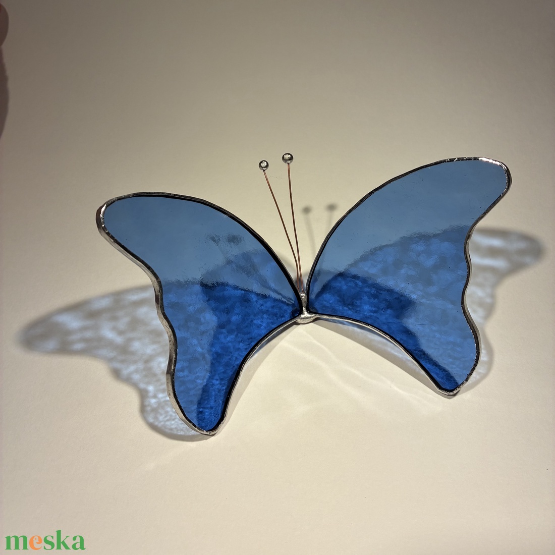 Pillangó fényáteresztő levendula kék - otthon & életmód - dekoráció - asztal és polc dekoráció - díszüveg - Meska.hu