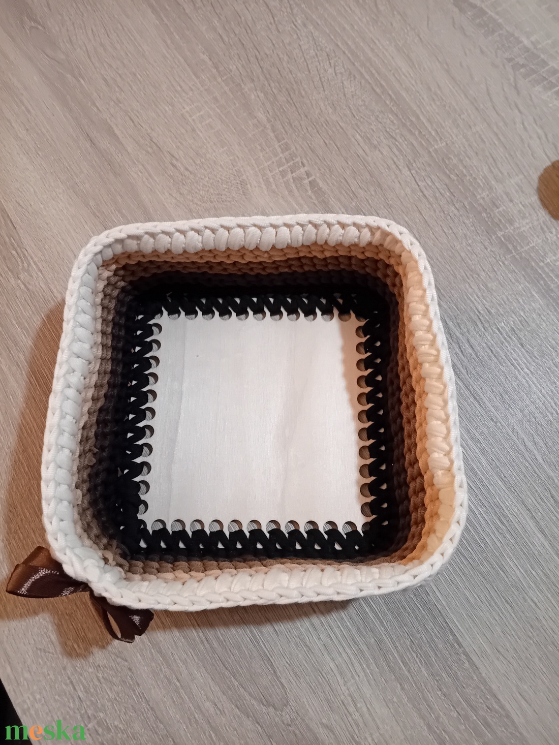 Horgolt kosárka - otthon & életmód - dekoráció - asztal és polc dekoráció - dekorációs tál, tartó - Meska.hu