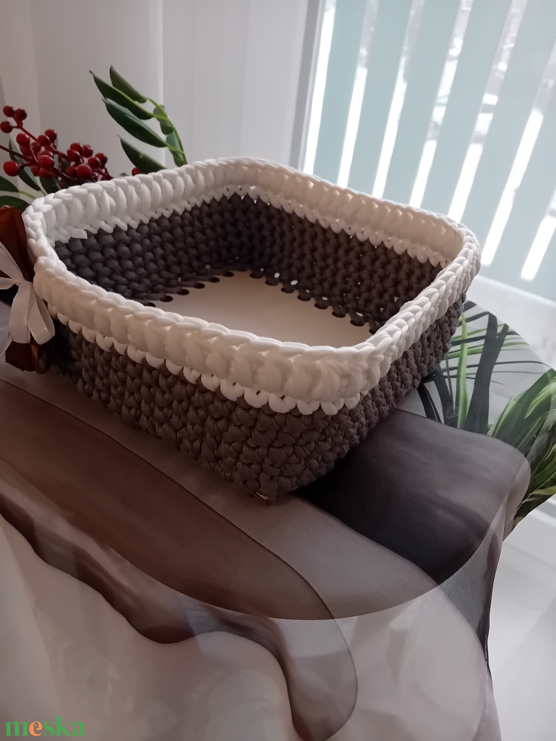 Horgolt kosárka - otthon & életmód - dekoráció - asztal és polc dekoráció - dekorációs tál, tartó - Meska.hu