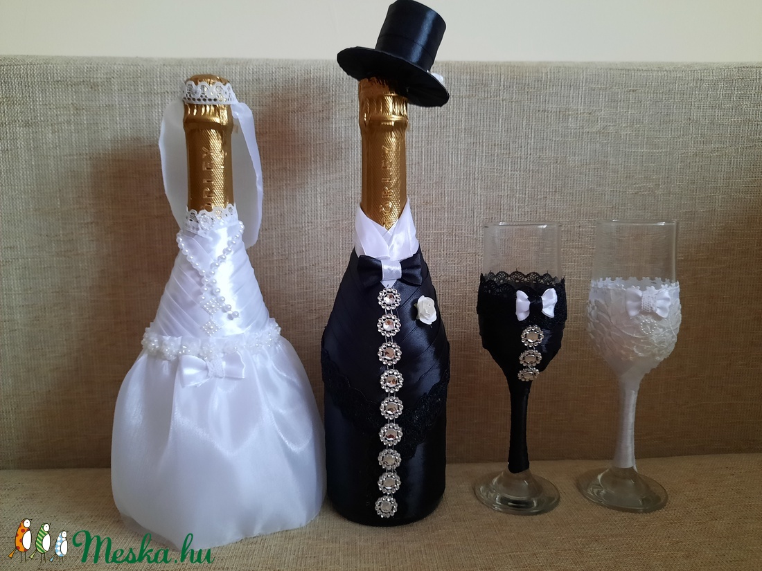 Esküvői díszített pezsgő szett /csak a ruha/és menyasszony vőlegény pezsgős pohár - esküvő - esküvői szett - Meska.hu