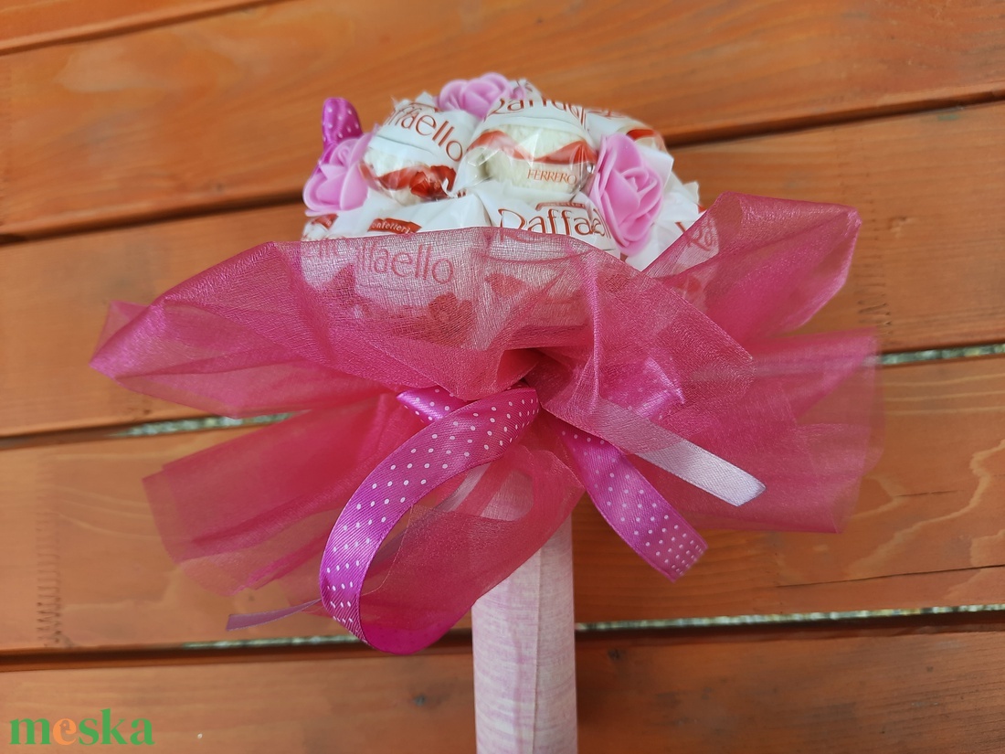 Raffaello csokor pillangóval pink színű organzával - otthon & lakás - dekoráció - virágdísz és tartó - csokor & virágdísz - Meska.hu