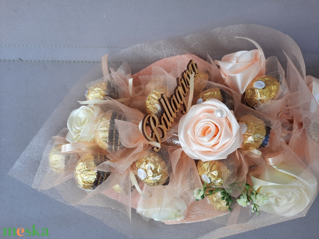 Ballagásra Rocher csokor,kézi készítésű szaténrózsákkal elegáns ,egyedi,különleges - otthon & életmód - dekoráció - virágdísz és tartó - csokor & virágdísz - Meska.hu Ballagásra Rocher csokor,kézi készítésű szaténrózsákkal elegáns ,egyedi,különleges - otthon & életmód - dekoráció - virágdísz és tartó - csokor & virágdísz - Meska.hu