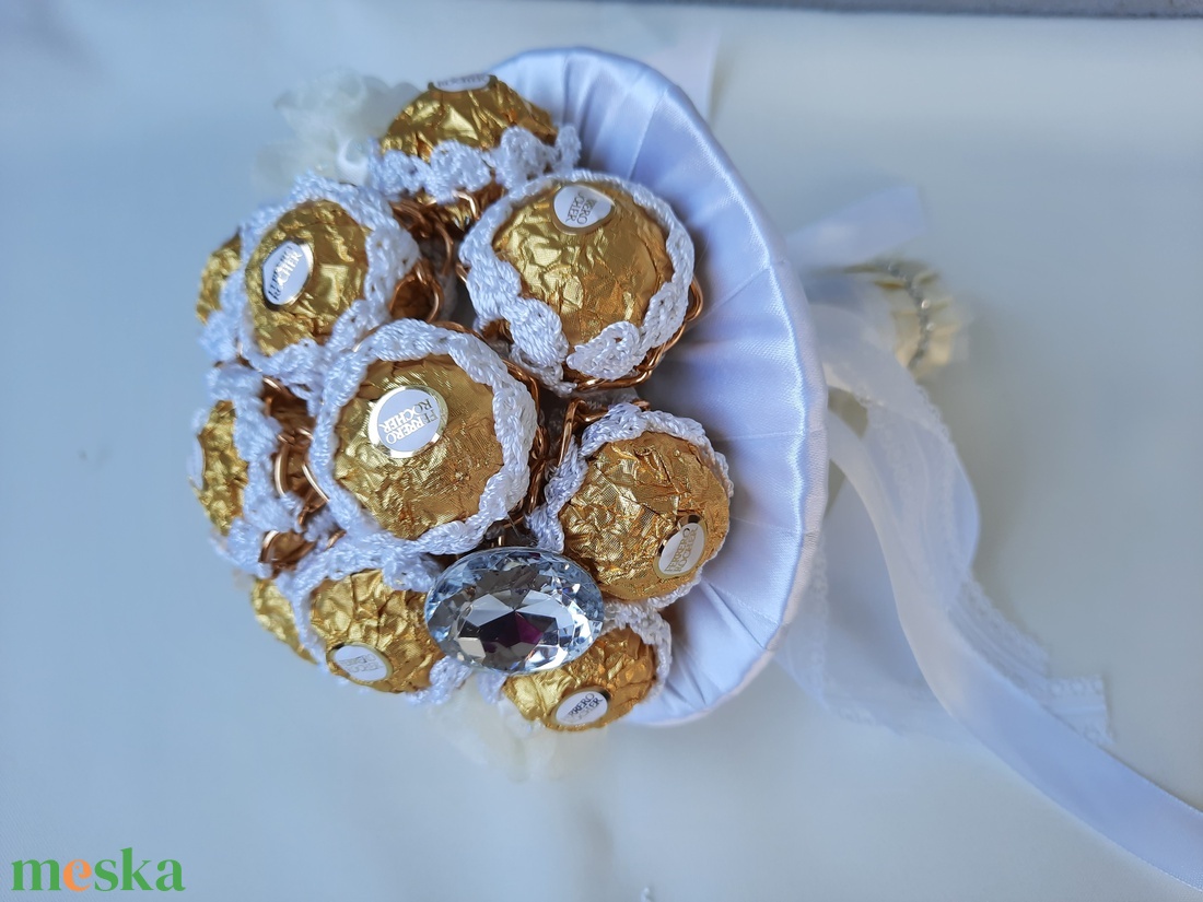 Rocher csokor csipkével - otthon & életmód - dekoráció - virágdísz és tartó - csokor & virágdísz - Meska.hu Rocher csokor csipkével - otthon & életmód - dekoráció - virágdísz és tartó - csokor & virágdísz - Meska.hu