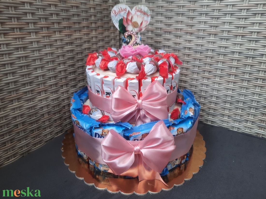 Kinder-dörmi maci torta születésnapra! - esküvő - dekoráció - asztaldísz - Meska.hu