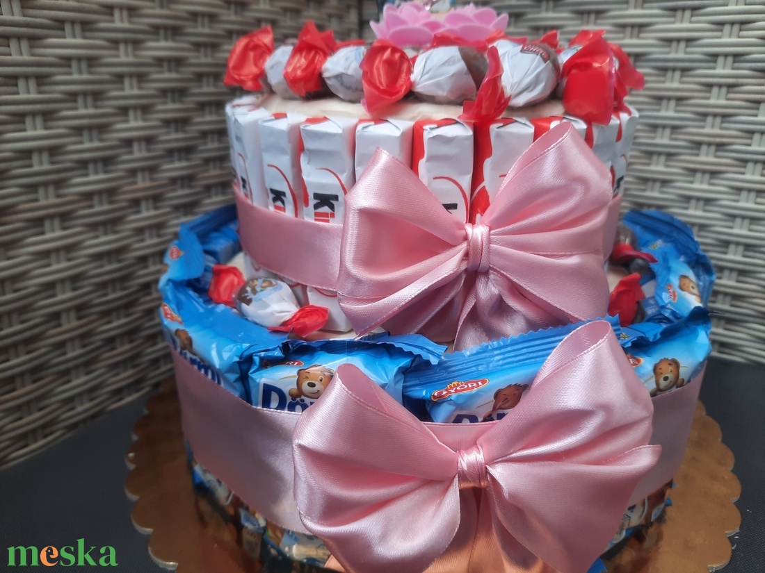 Kinder-dörmi maci torta születésnapra! - élelmiszer - édesség - Meska.hu