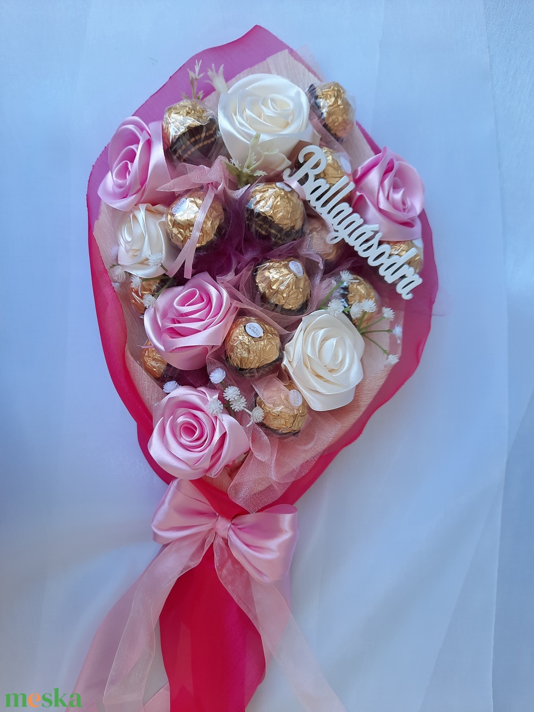 Rocher csokor,kézi készítésű szaténrózsákkal elegáns ,egyedi,különleges - otthon & életmód - dekoráció - Meska.hu