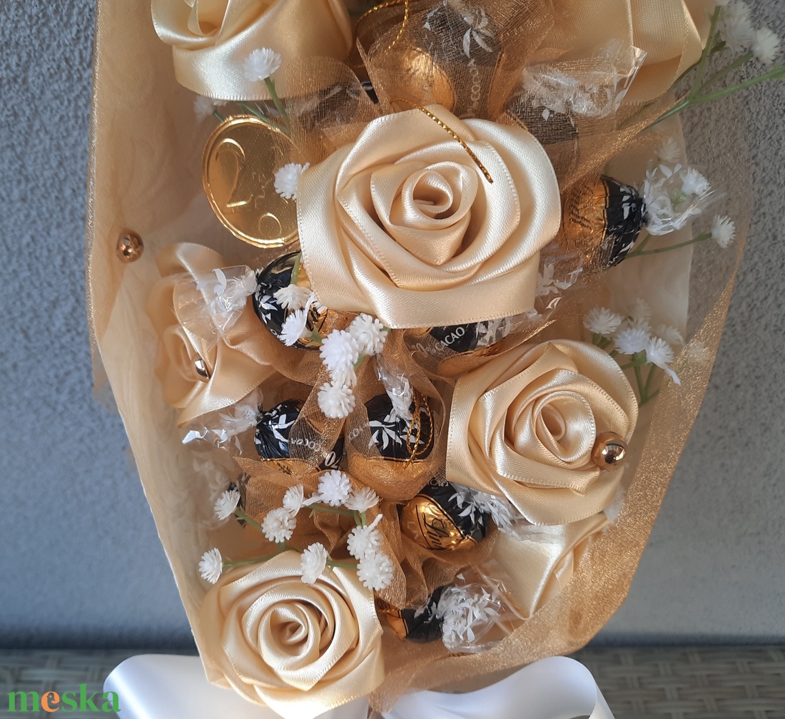 Ballagásra Lindt csokicsokor,kézi készítésű szaténrózsákkal elegáns ,egyedi,különleges - otthon & életmód - dekoráció - Meska.hu