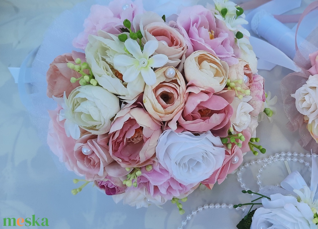 Örökcsokor selyemrózsákból rózsaszín, fehér, ekrü színű menyasszonyi  - esküvő - menyasszonyi- és dobócsokor - Meska.hu