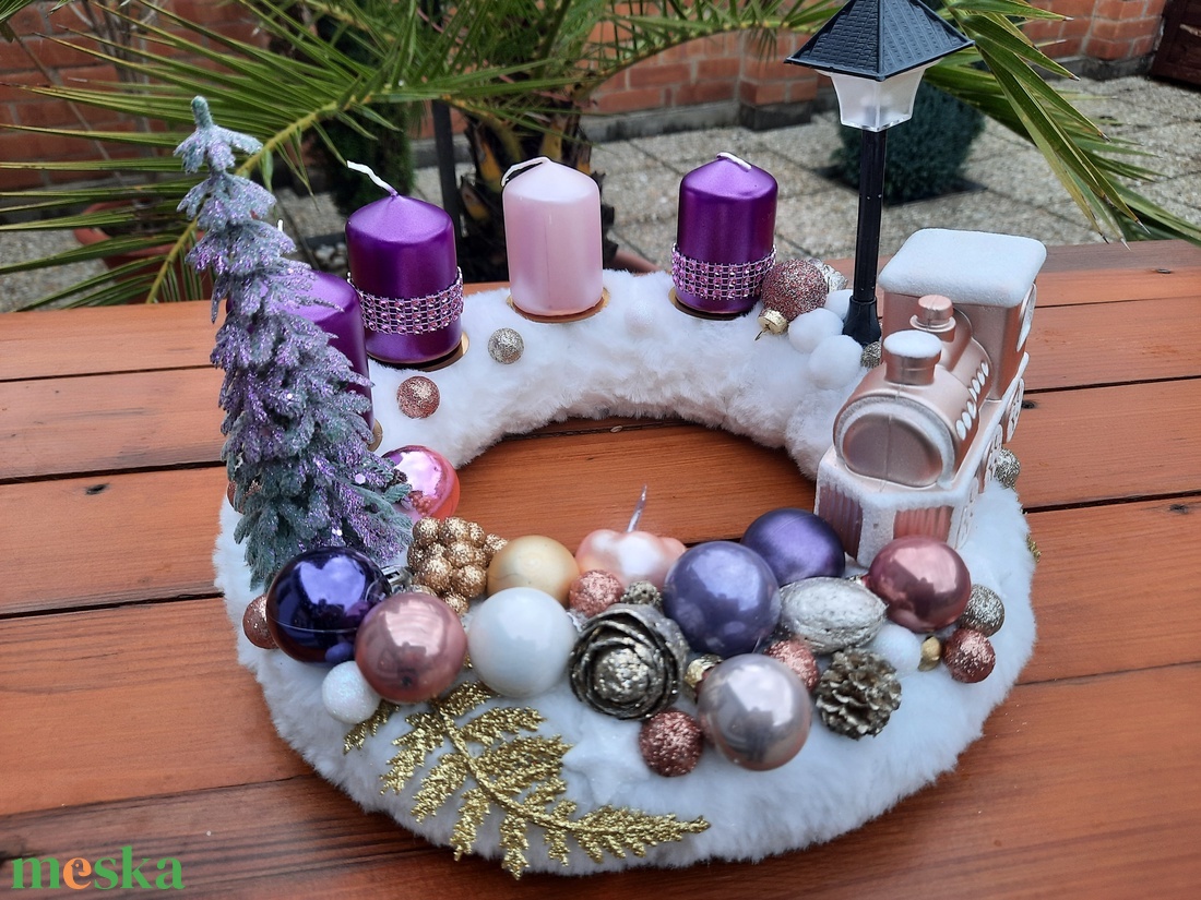 Adventi koszorú világító kandelláberrel, 3 lila,1 rózsaszín gyertyával - karácsony - adventi díszek - adventi koszorú - Meska.hu Adventi koszorú világító kandelláberrel, 3 lila,1 rózsaszín gyertyával - karácsony - adventi díszek - adventi koszorú - Meska.hu