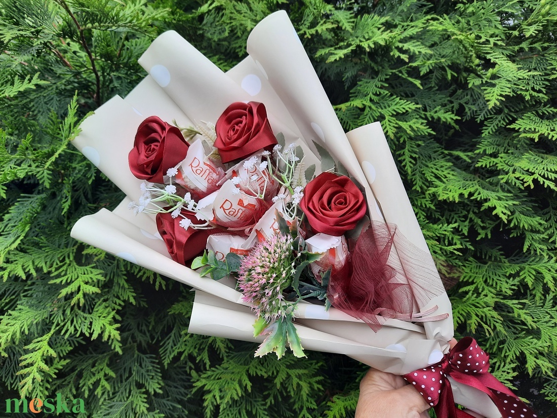 Raffaello csokor szaténrózsával - otthon & életmód - dekoráció - virágdekoráció - virágdíszítő kellékek - Meska.hu