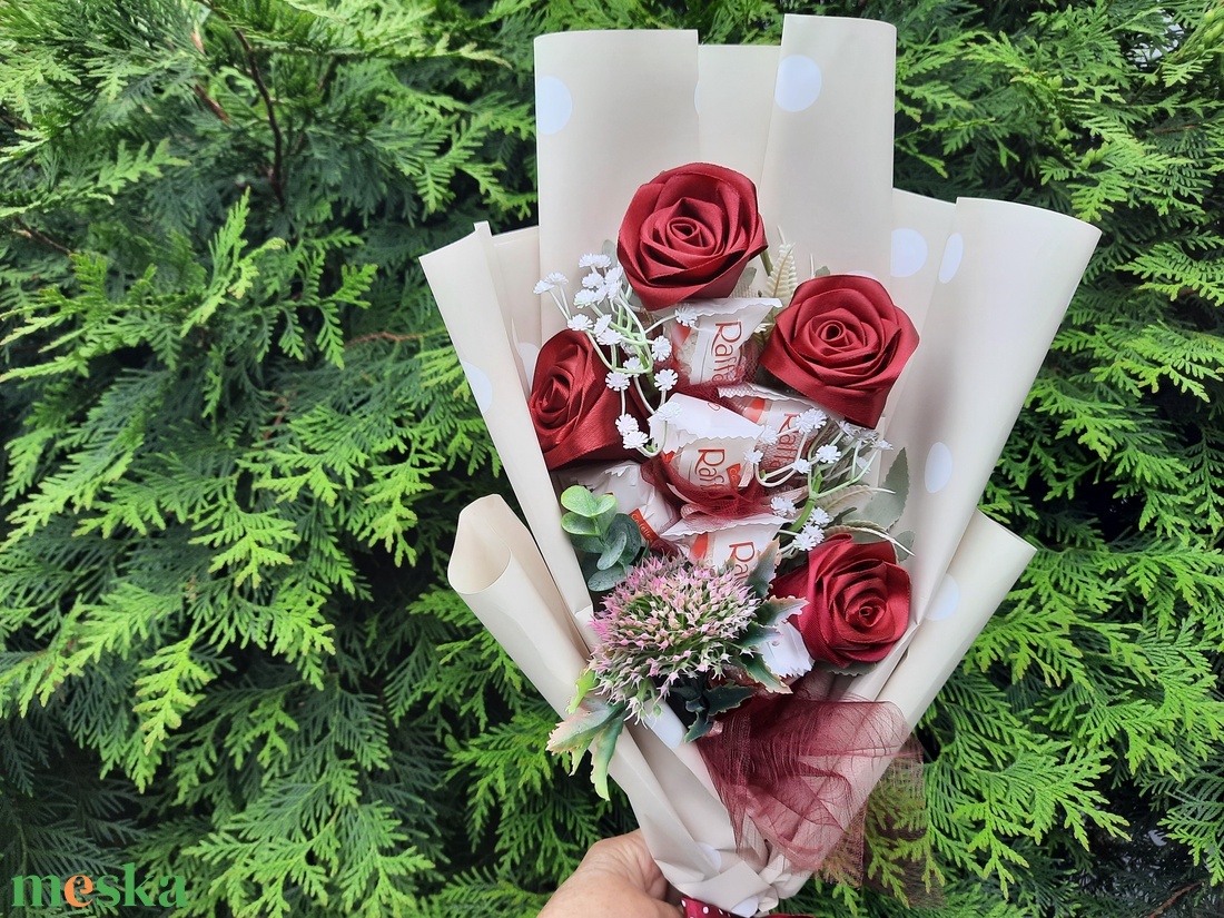 Raffaello csokor szaténrózsával - otthon & életmód - dekoráció - virágdekoráció - virágdíszítő kellékek - Meska.hu