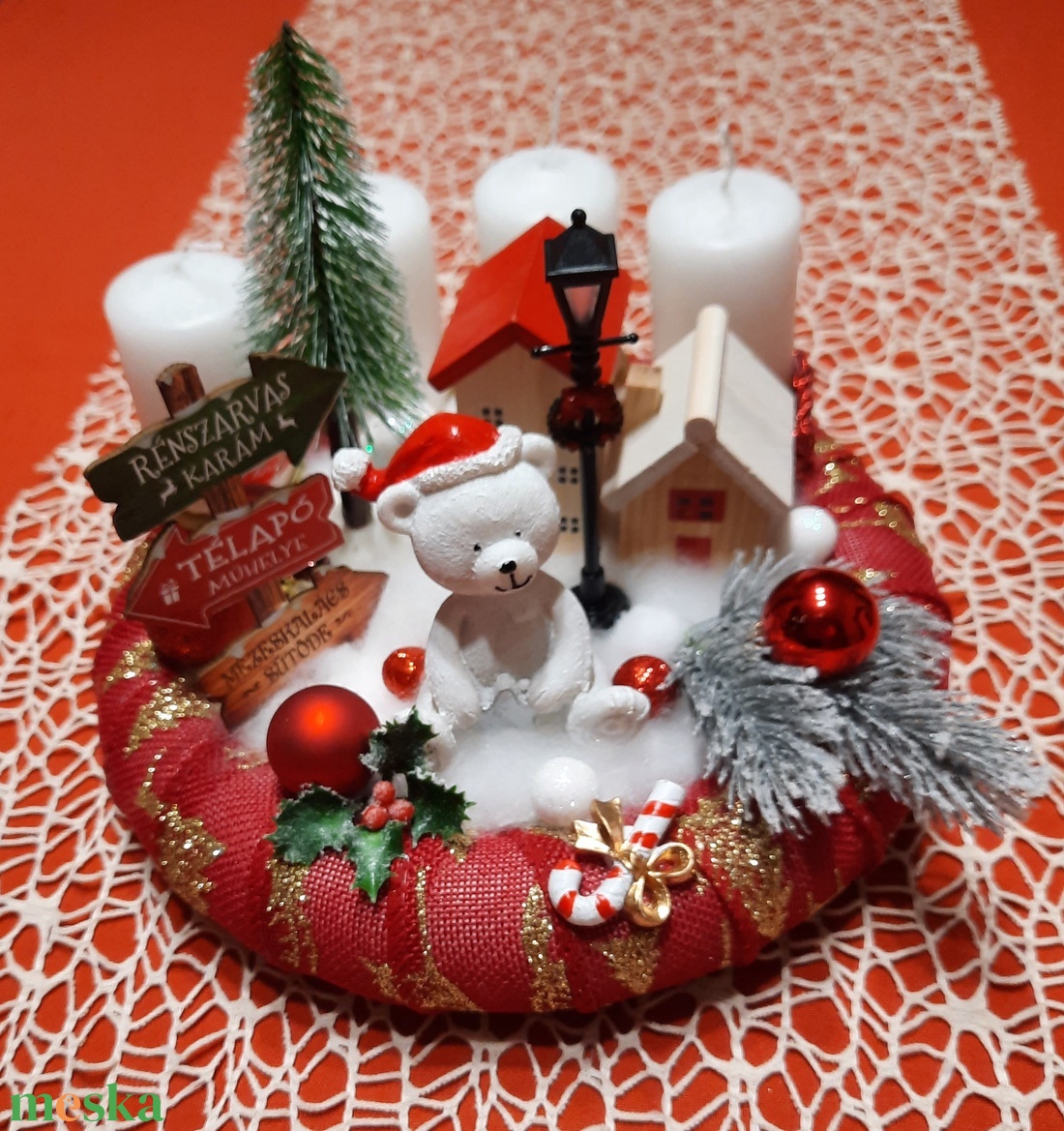 Macis adventi koszorú házikókkal - karácsony - karácsonyi lakásdekoráció - ünnepi asztaldekoráció - Meska.hu