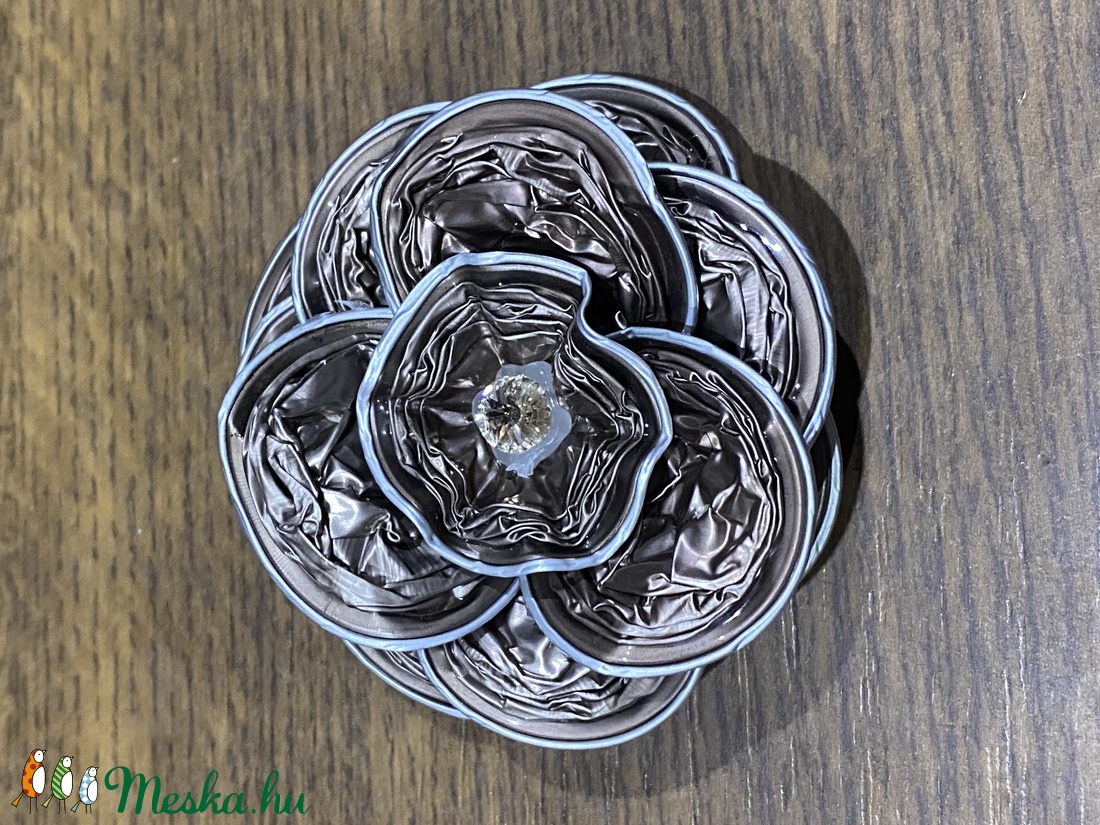 Meseszép kávékapszula virág Swarovski rivolival - ékszer - nyaklánc - medál - Meska.hu Meseszép kávékapszula virág Swarovski rivolival - ékszer - nyaklánc - medál - Meska.hu