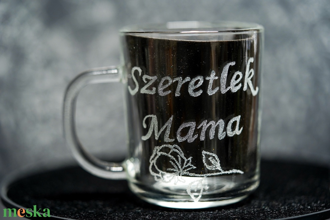 Szeretlek Mama � vicces gravírozott üvegbögre, ajándék mamának - otthon & életmód - konyhafelszerelés, tálalás - tálalás - bögre & csésze - Meska.hu
