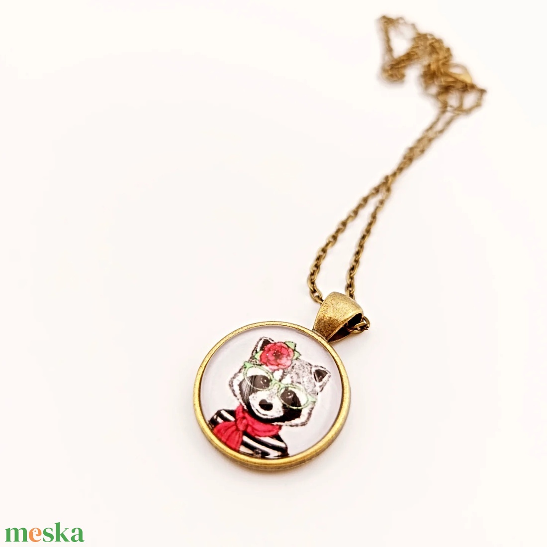 Szemüveges mosómedve üveglencsés nyaklánc  - ékszer - nyaklánc - medál - Meska.hu