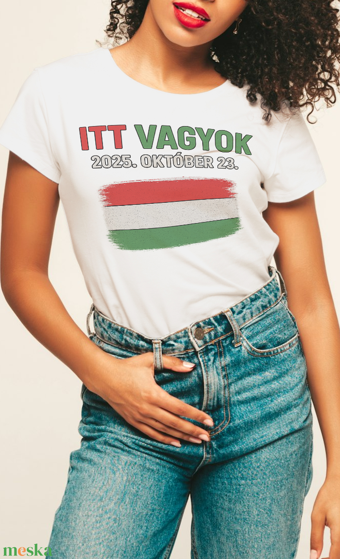 Itt vagyok póló női - ruha & divat - női ruha - póló, felső - Meska.hu Itt vagyok póló női - ruha & divat - női ruha - póló, felső - Meska.hu
