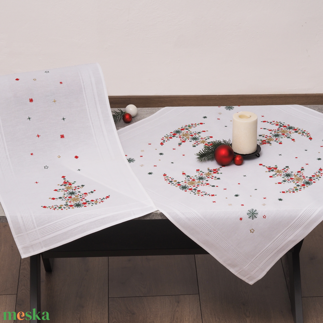 Tarka karácsonyfa mintás terítő hímzőkészlet, hímzés,  80 x 80 cm - diy (csináld magad) - egységcsomag - Meska.hu
