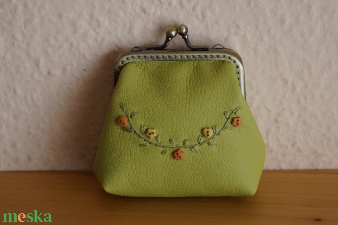 Zöld hímzett pénztárca / ajándékkal/ - táska & tok - pénztárca & más tok - pénztárca - Meska.hu