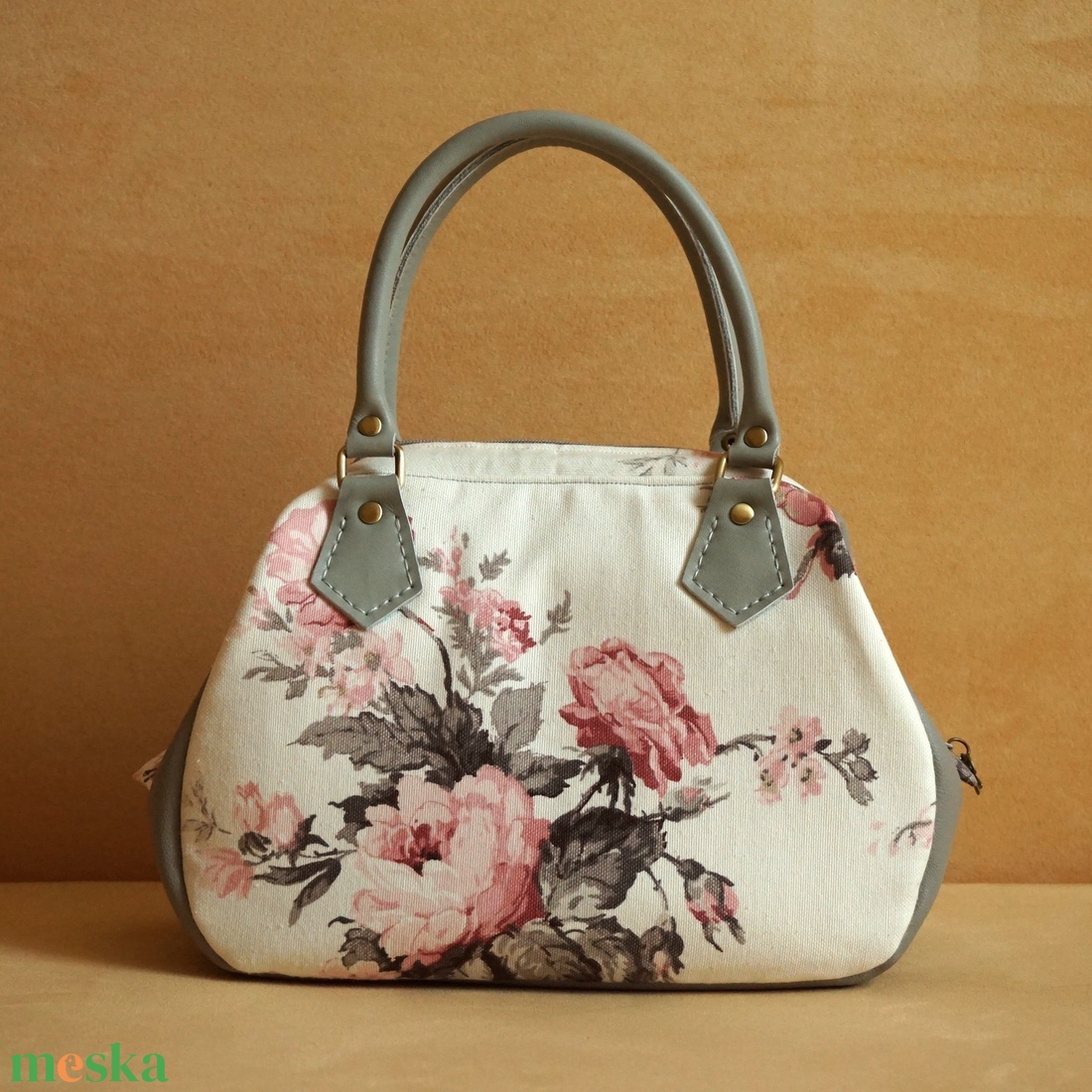 Rózsás szürke nőcis táska - táska & tok - kézitáska & válltáska - kézitáska - Meska.hu