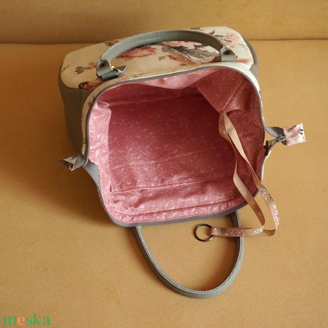 Rózsás szürke nőcis táska - táska & tok - kézitáska & válltáska - kézitáska - Meska.hu