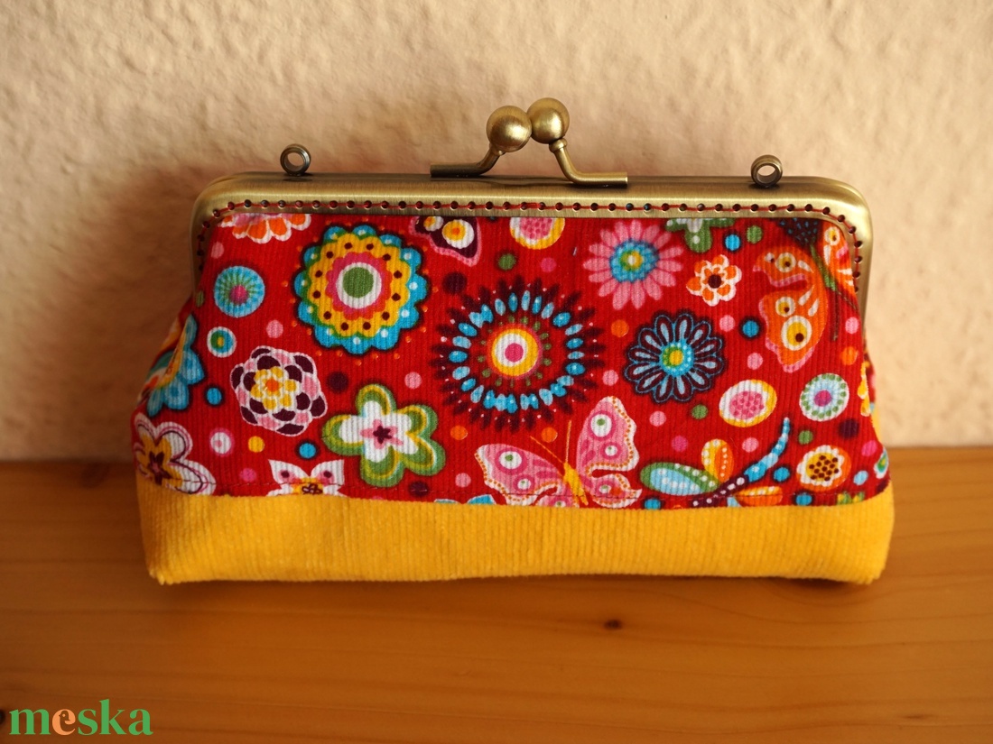 Virágos neszi  - táska & tok - neszesszer - Meska.hu